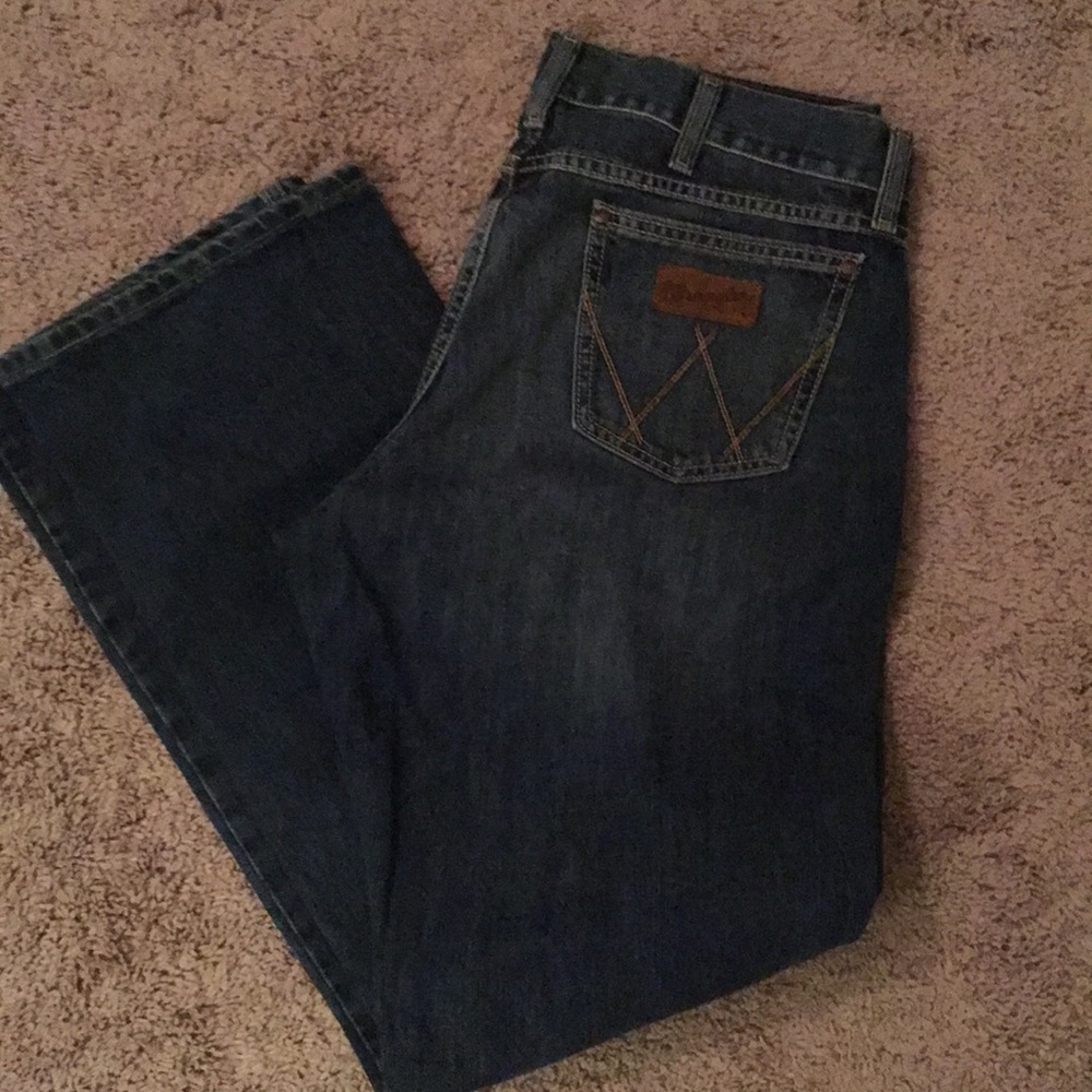 LIKE NEW!! Wrangler relaxed boot men’s Jean 34X32